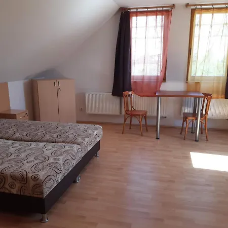 Ueveghid Vendeghaz Guest house Sarospatak