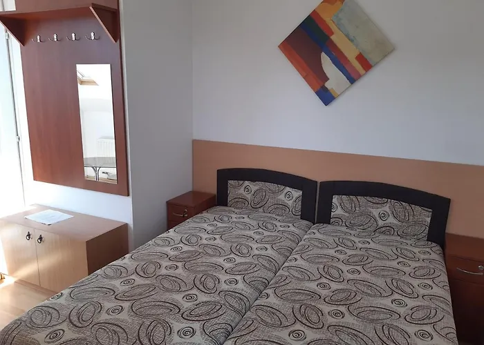 Ueveghid Vendeghaz بيت ضيافة 3*