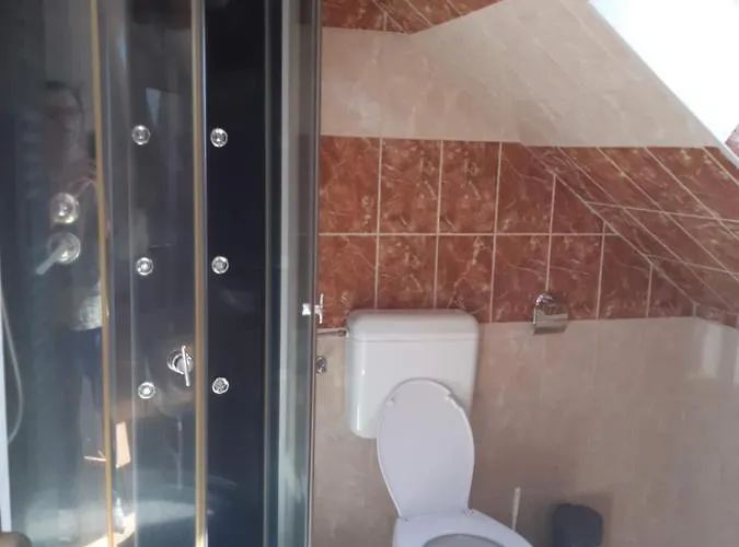 Ueveghid Vendeghaz بيت ضيافة 3*